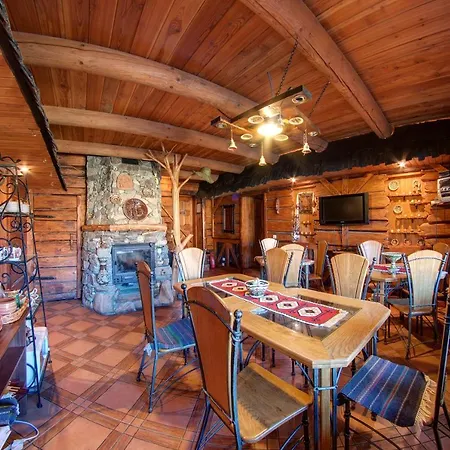 Gutsulia Отель *